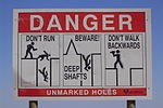 coober_pedy_warning_sign coober_pedy_warning_sign