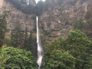 Multnomah Falls survives Eagle Creek Fire