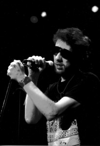 Photo of Shane MacGowan on stage by Masao Nakagami