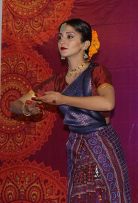 Amna Khan